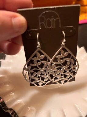 Rain Silver Filigree Teardrop Earrings